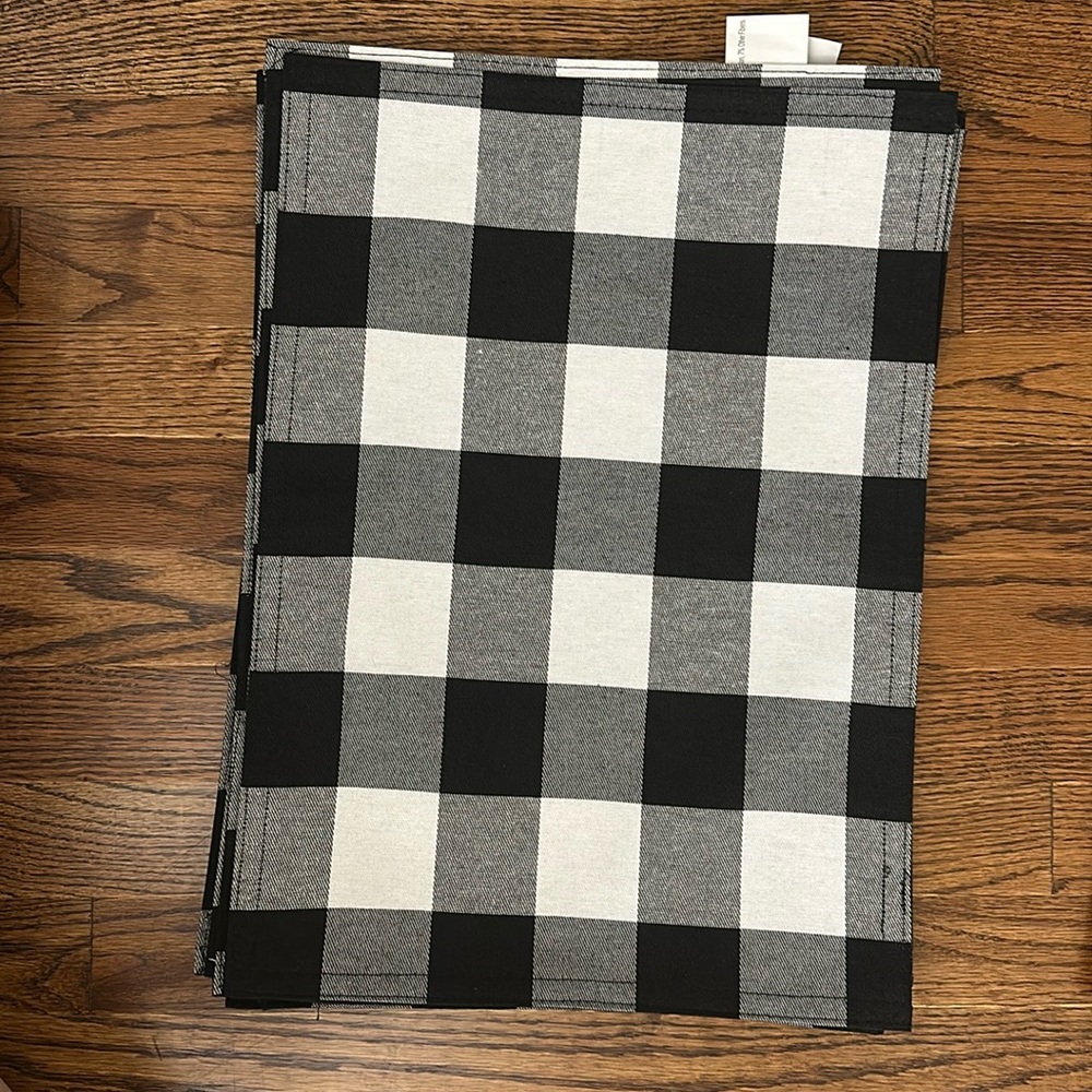 Black and white placemats